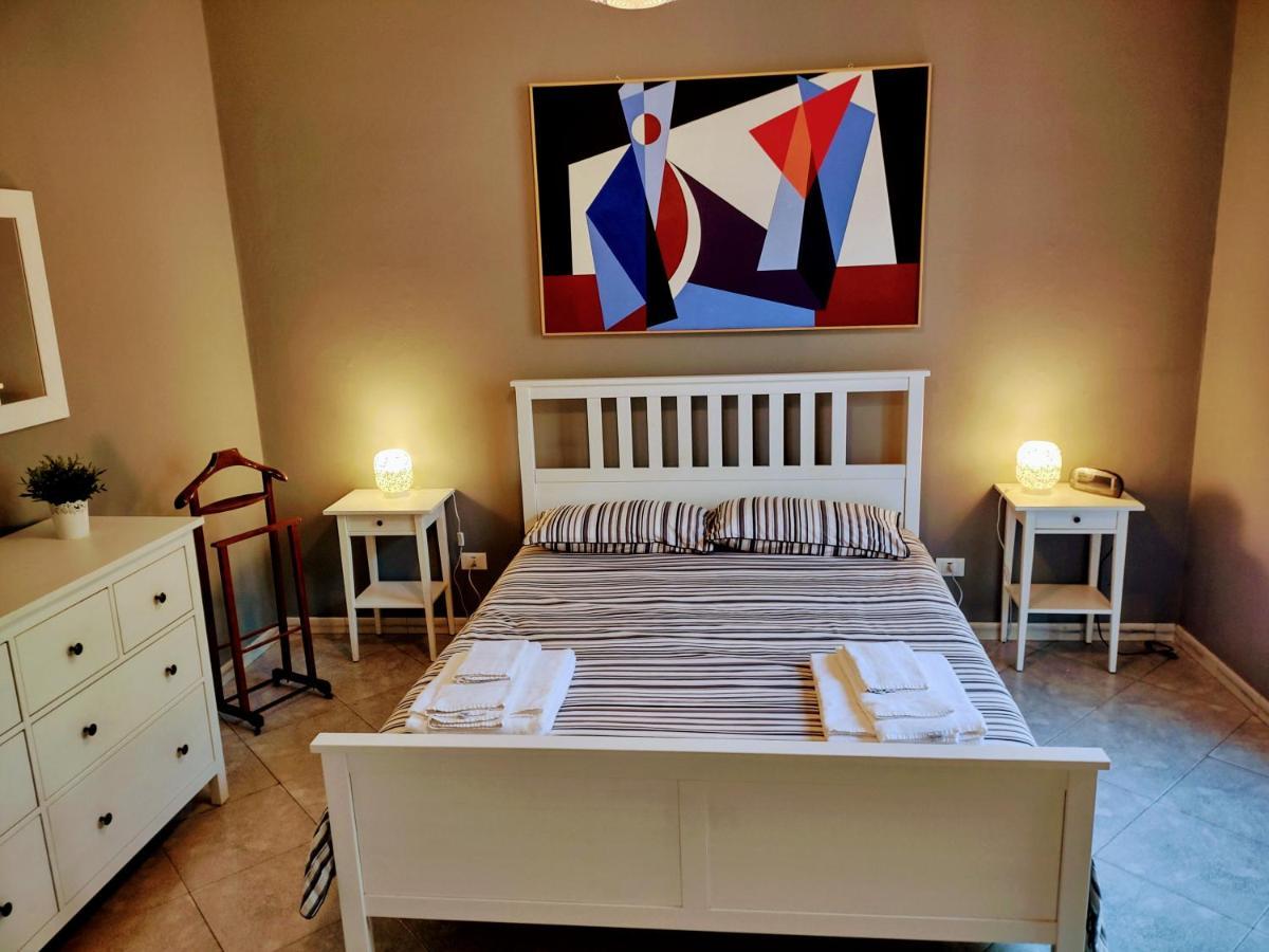 Central Apartment A Due Passi Dal Porto Палермо Екстериор снимка