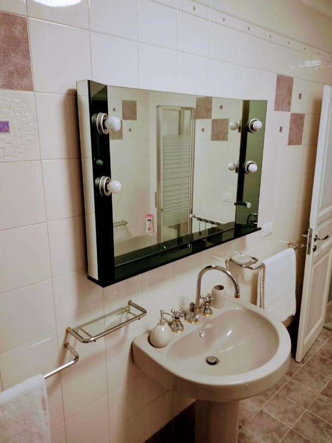 Central Apartment A Due Passi Dal Porto Палермо Екстериор снимка